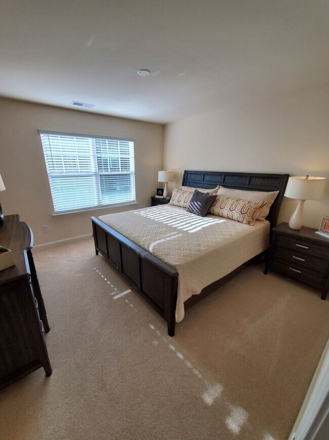 Building Photo - 7421 Sienna Heights Pl