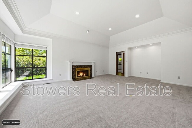 Building Photo - 618 Banister Ln