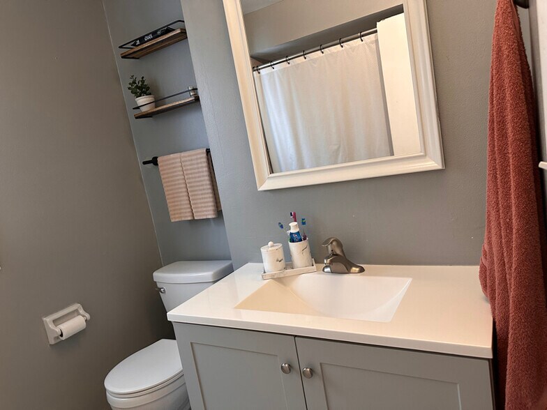 Building Photo - 2217 4 Mile Rd