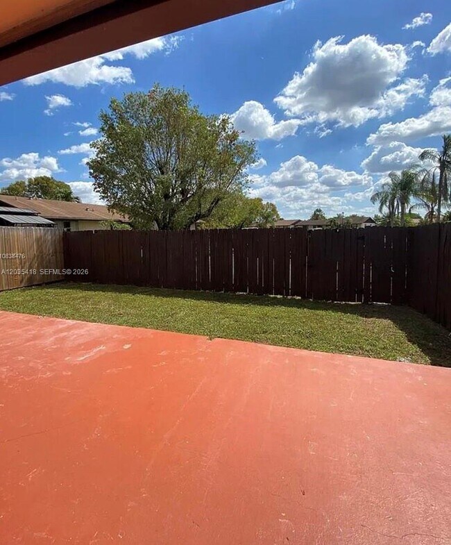 Building Photo - 4933 SW 135th Pl