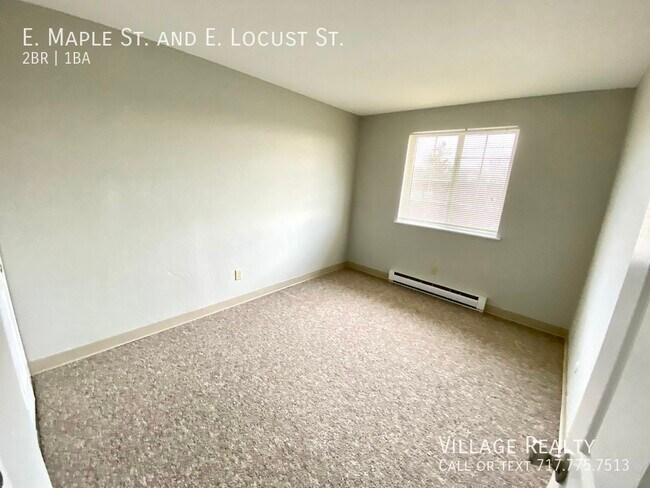 Building Photo - 361 E Maple St