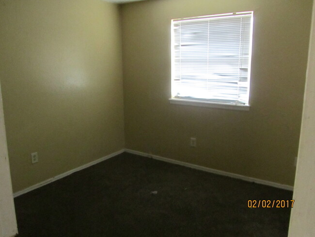 Building Photo - Nice 4-bedroom For Rent in SE OKC