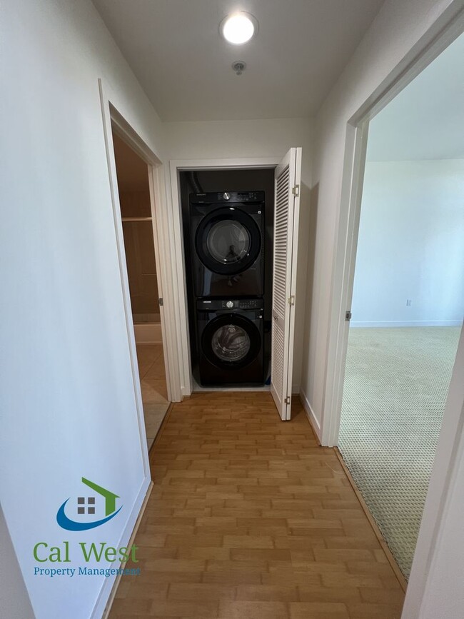 Building Photo - $2595 - 7th Floor 1 Bd/1 Ba Executive Condo in Beautiful Luxury Complex/City Heights