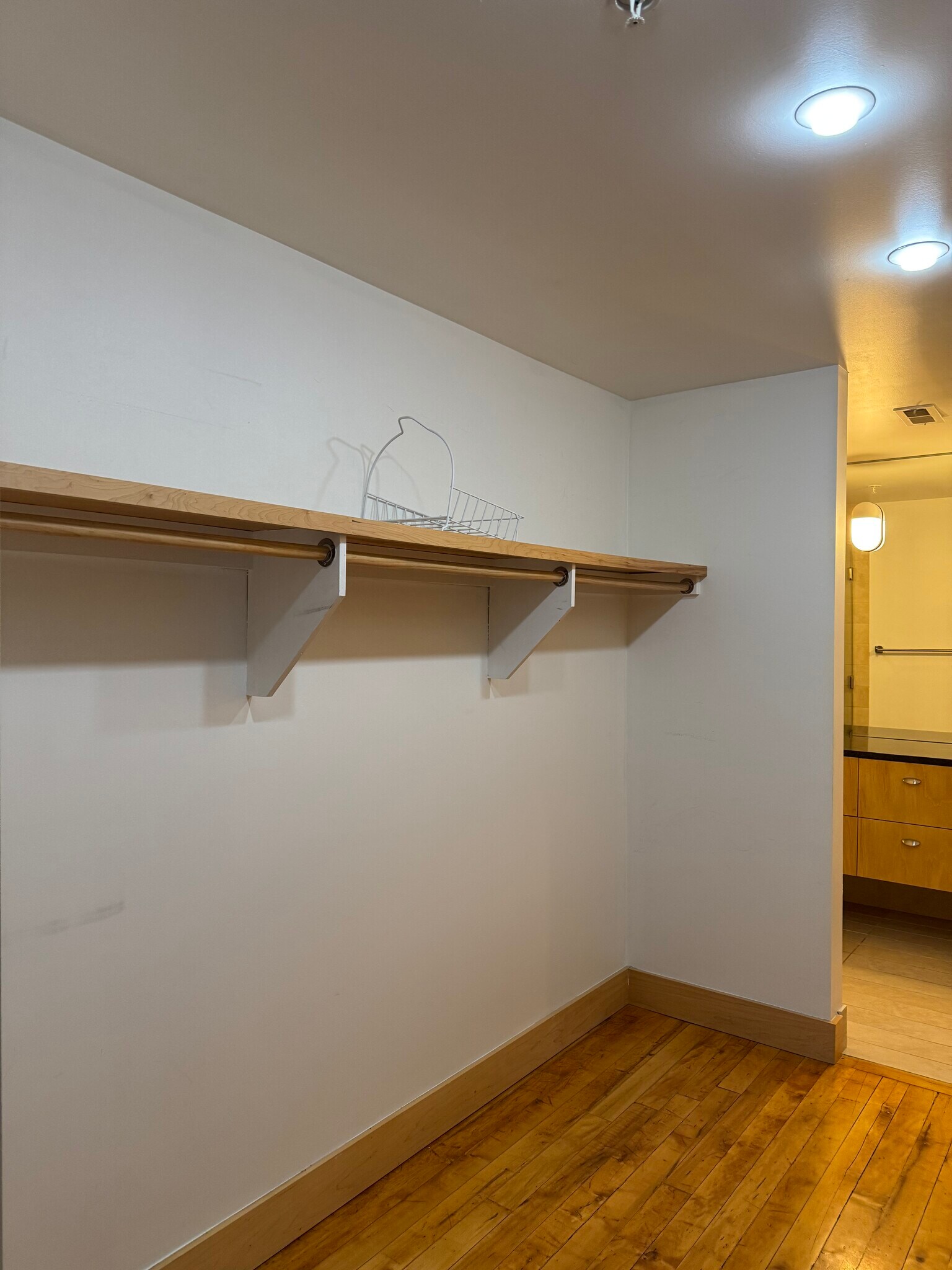 Building Photo - 105 S 9th St