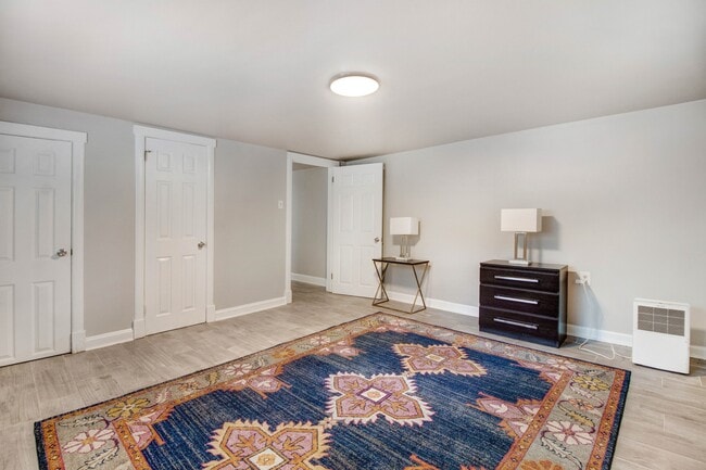 Building Photo - 105 Pineland Cir