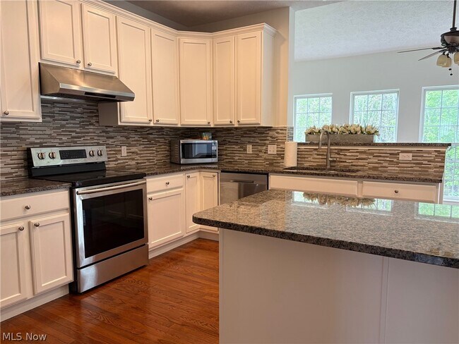 Building Photo - 4582 Devereux Drive