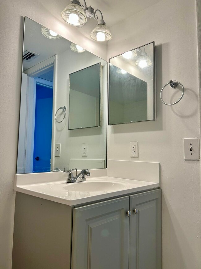 Building Photo - 8540 N Sherman Cir