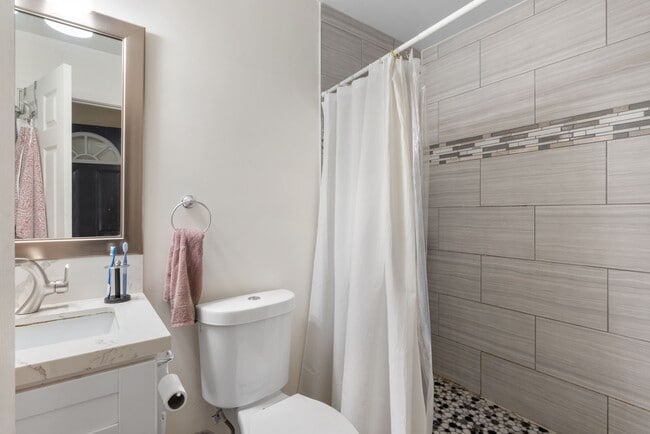 Building Photo - 6162 Mary Ln Dr