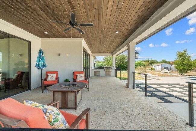 Building Photo - 104 Rolling Hills Ct