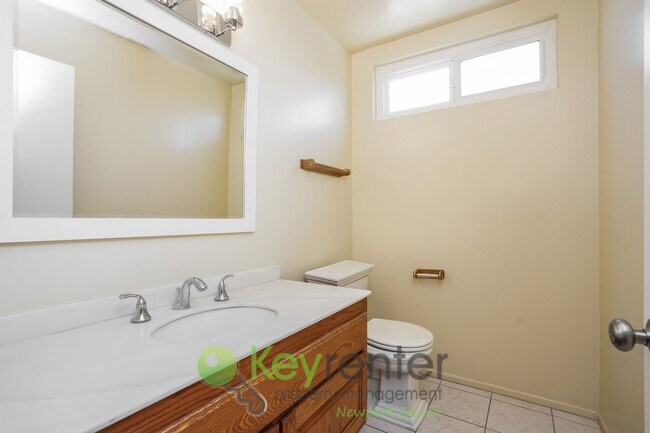 Building Photo - Fountain Valley Family Oasis