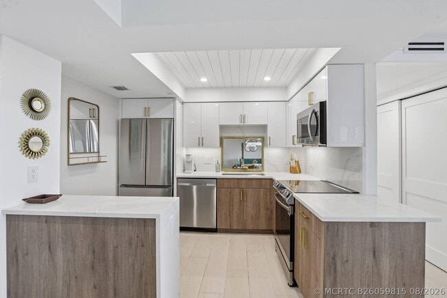 Building Photo - 3912 S Ocean Blvd