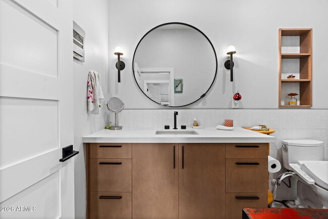 Building Photo - 3842 E San Miguel Ave