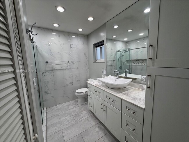 Building Photo - 3159 W 73rd Pl
