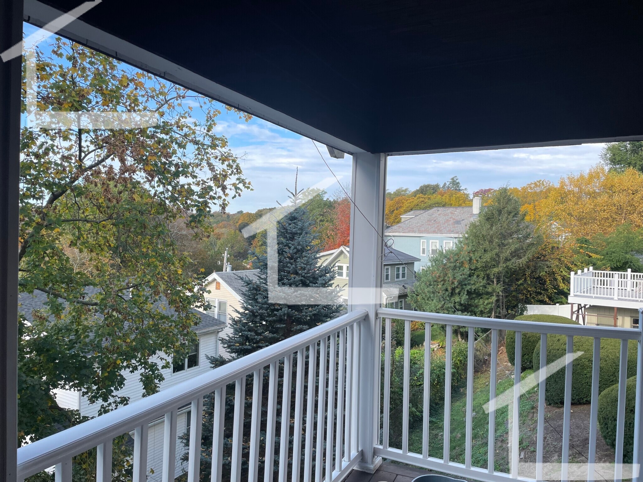 Building Photo - 50 Larch St