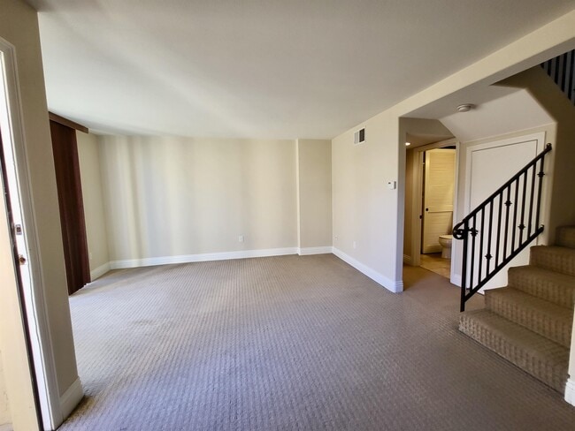 Building Photo - 3957 Nobel Dr