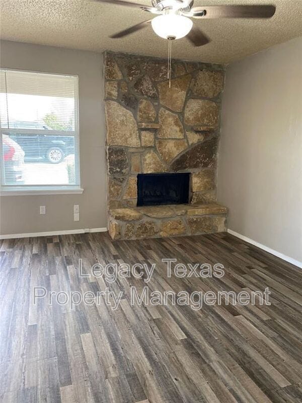 Building Photo - 1608 Sun Valley Dr