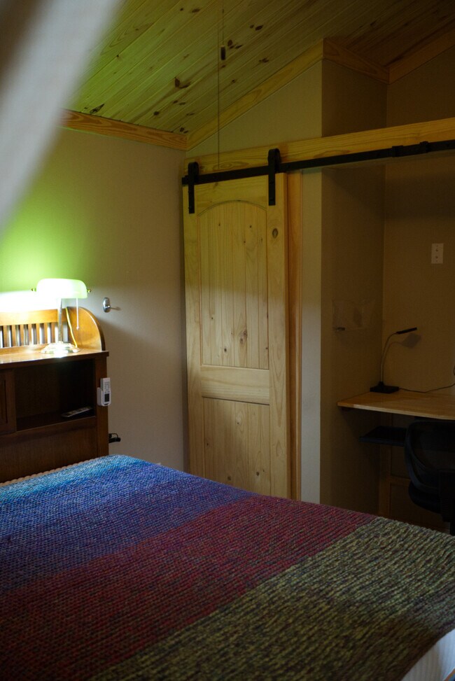 Building Photo - 7009 S I-35 Frontage Rd