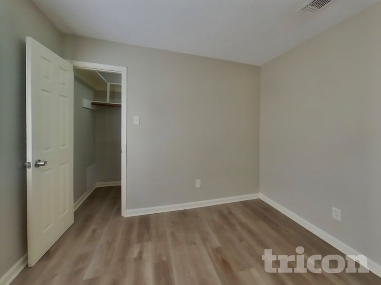 Building Photo - 6826 Blue Ridge Dr
