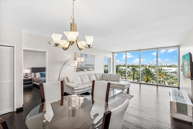 Building Photo - 10275 Collins Ave