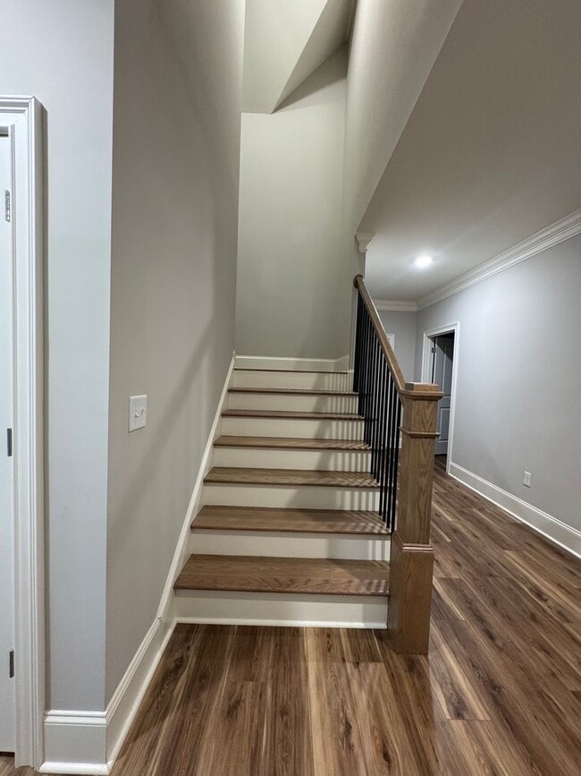 Building Photo - Grandeur Brick 4/3.5 with Bonus Room in The Oaks at Collinwood- $3,295