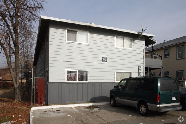 Building Photo - 683 El Camino Ave
