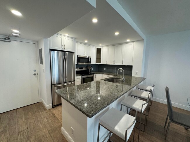 Building Photo - 3540 S Ocean Blvd