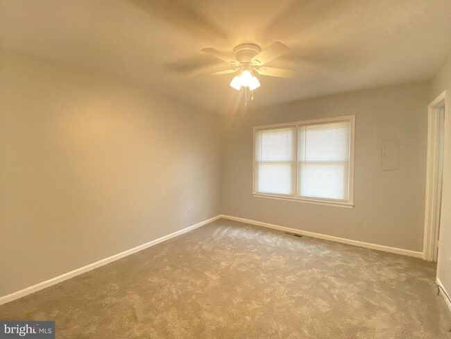 Building Photo - 578 Welsh Dr