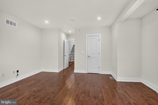 Building Photo - 1259 S 19th St