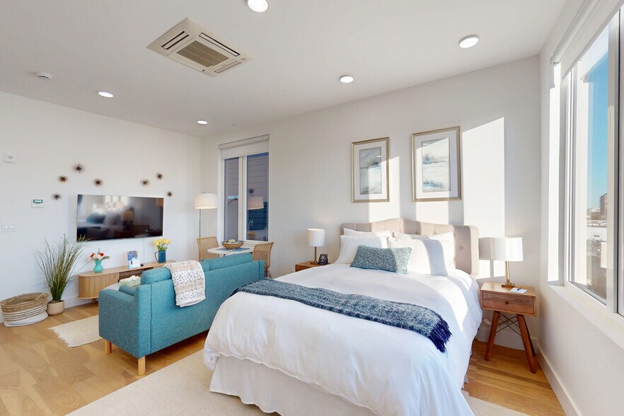 Building Photo - 38 Hichborn St