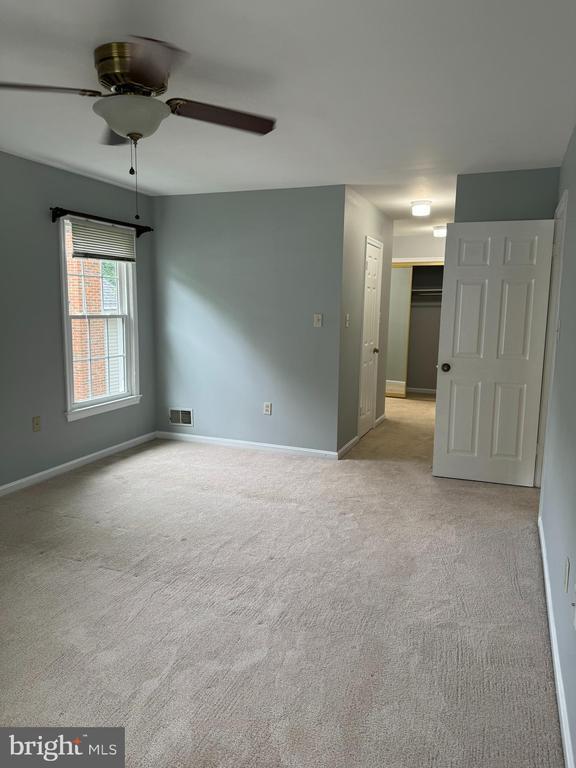Building Photo - 12859 Valleywood Dr