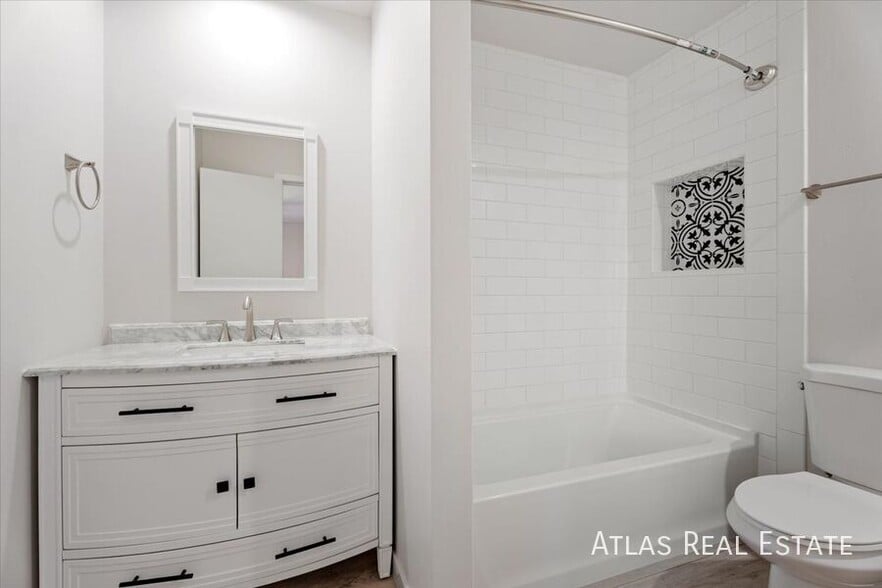 Building Photo - 3807 S Mill Ave