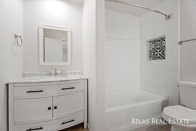 Building Photo - 3807 S Mill Ave