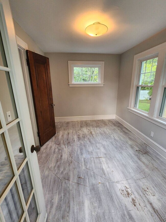 Building Photo - A Place You’ll Love to Call Home – Gorgeou...