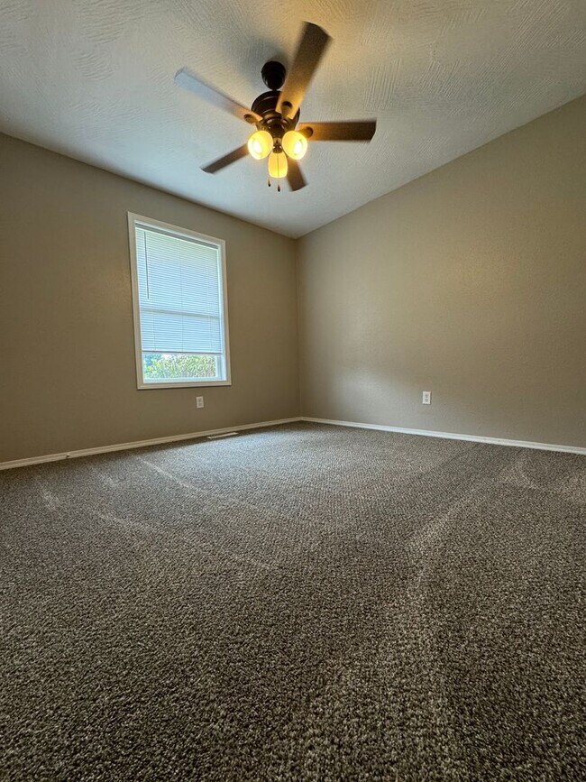 Building Photo - 4051 Condor Dr