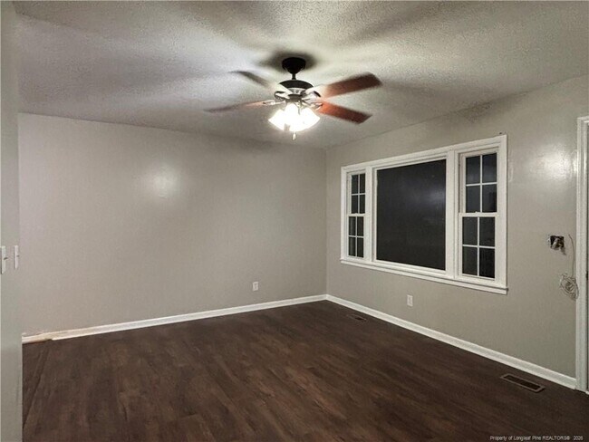 Building Photo - 107 Mars Dr