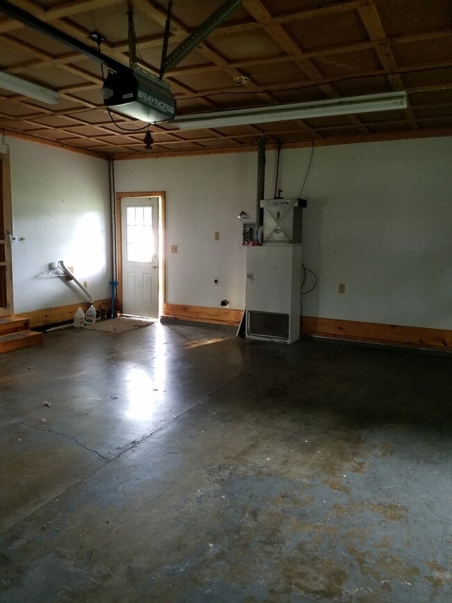 Building Photo - 3bed/1bath in Oakwood