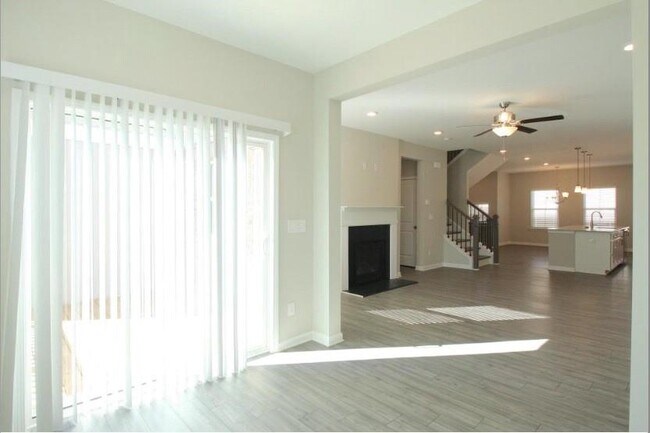Building Photo - 4373 Valtek Ct