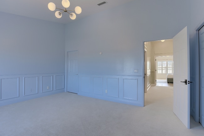 Building Photo - 4625 Overlook Dr NE