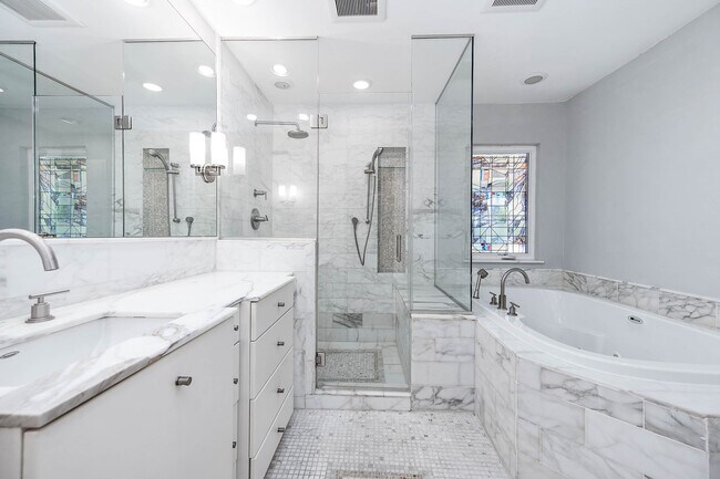 Building Photo - 6825 Bellgreen Dr
