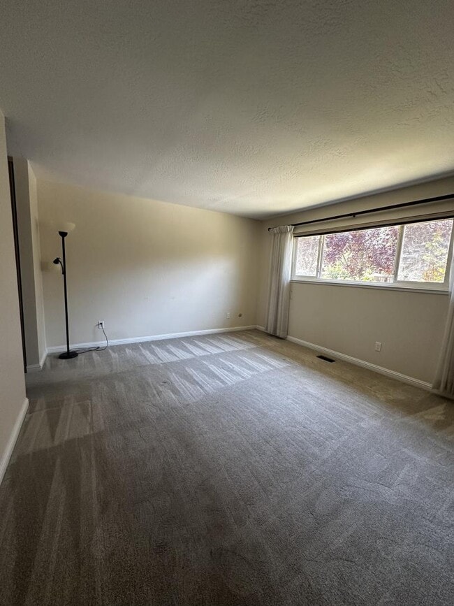 Building Photo - 2035 Dorsch Rd