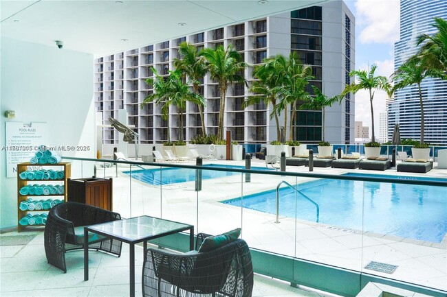 Building Photo - 200 Biscayne Blvd Way