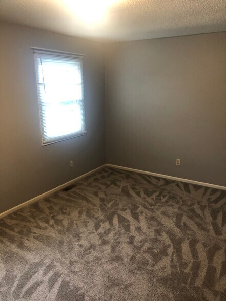 Building Photo - 642 Arbor St