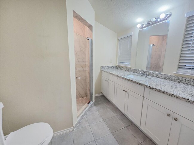 Building Photo - 13115 High Star Dr