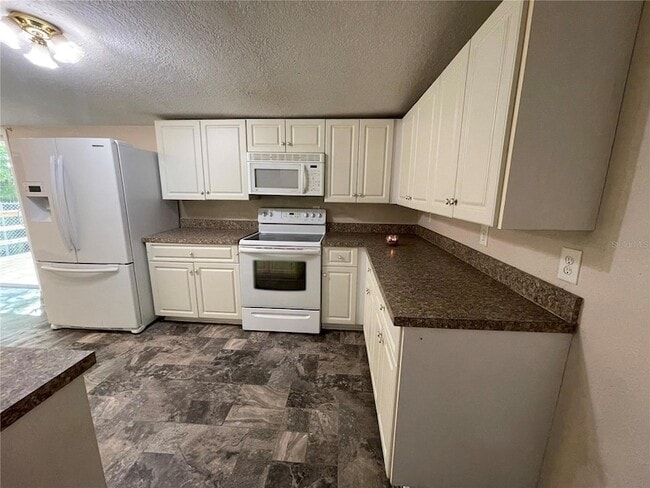 Building Photo - 2525 Emma Cir