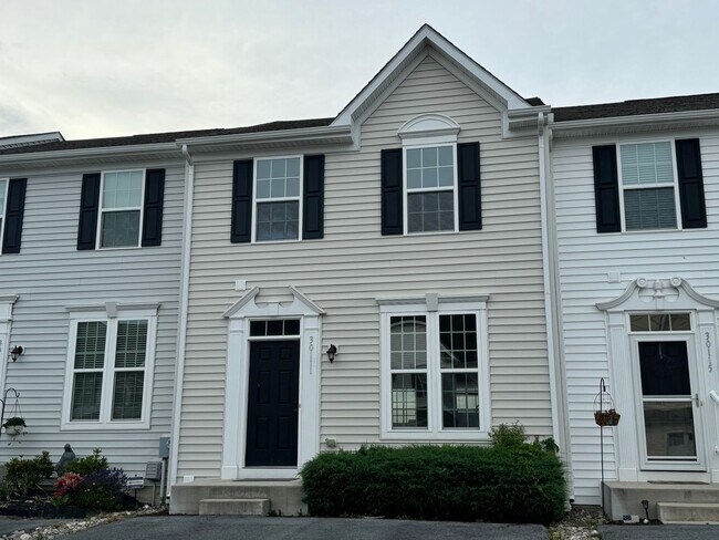 Primary Photo - The Homestead- immaculate town home with c...