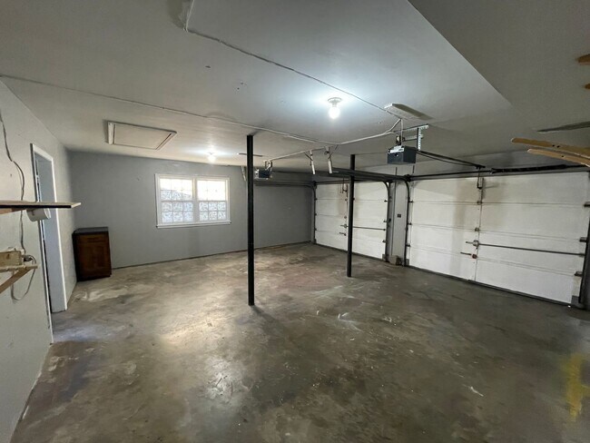 Building Photo - What a Beautiful home at 2500sq ft!  A cha...