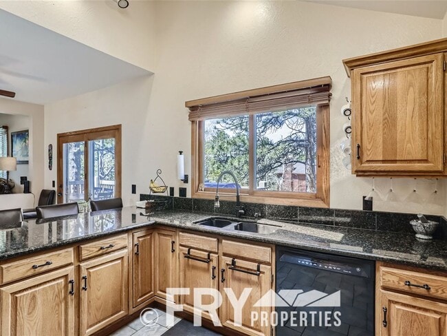 Building Photo - Luxury Rental in Beautiful Colorado Foothills
