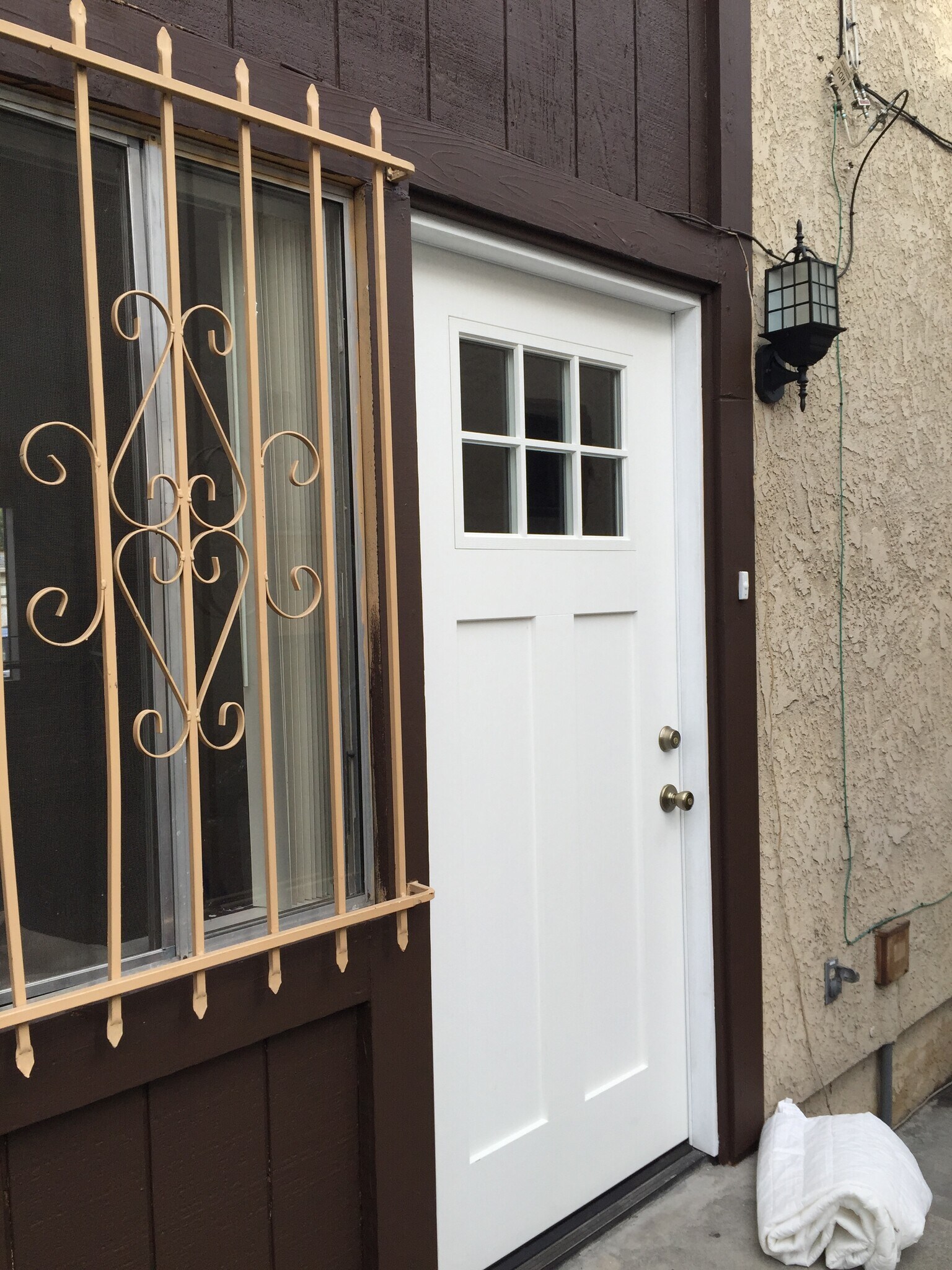 Building Photo - 2123 Alsace Ave