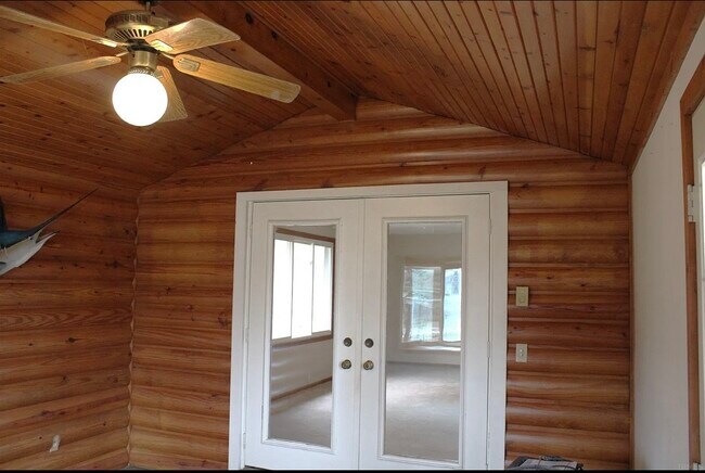 Building Photo - 15601 Bull Rapids Rd