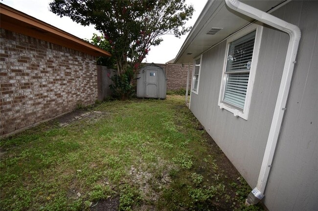 Building Photo - 4603 Meadowood Dr